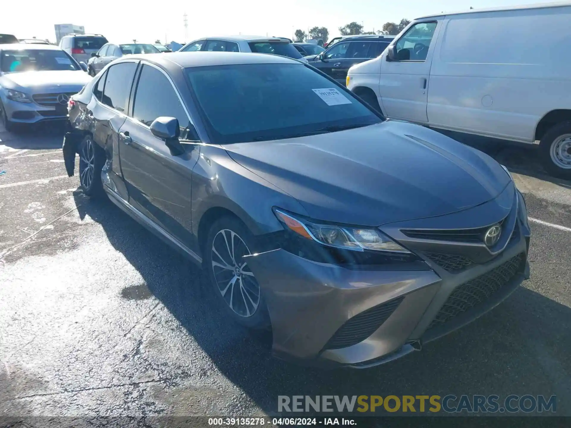 1 Photograph of a damaged car 4T1B11HK3KU740408 TOYOTA CAMRY 2019