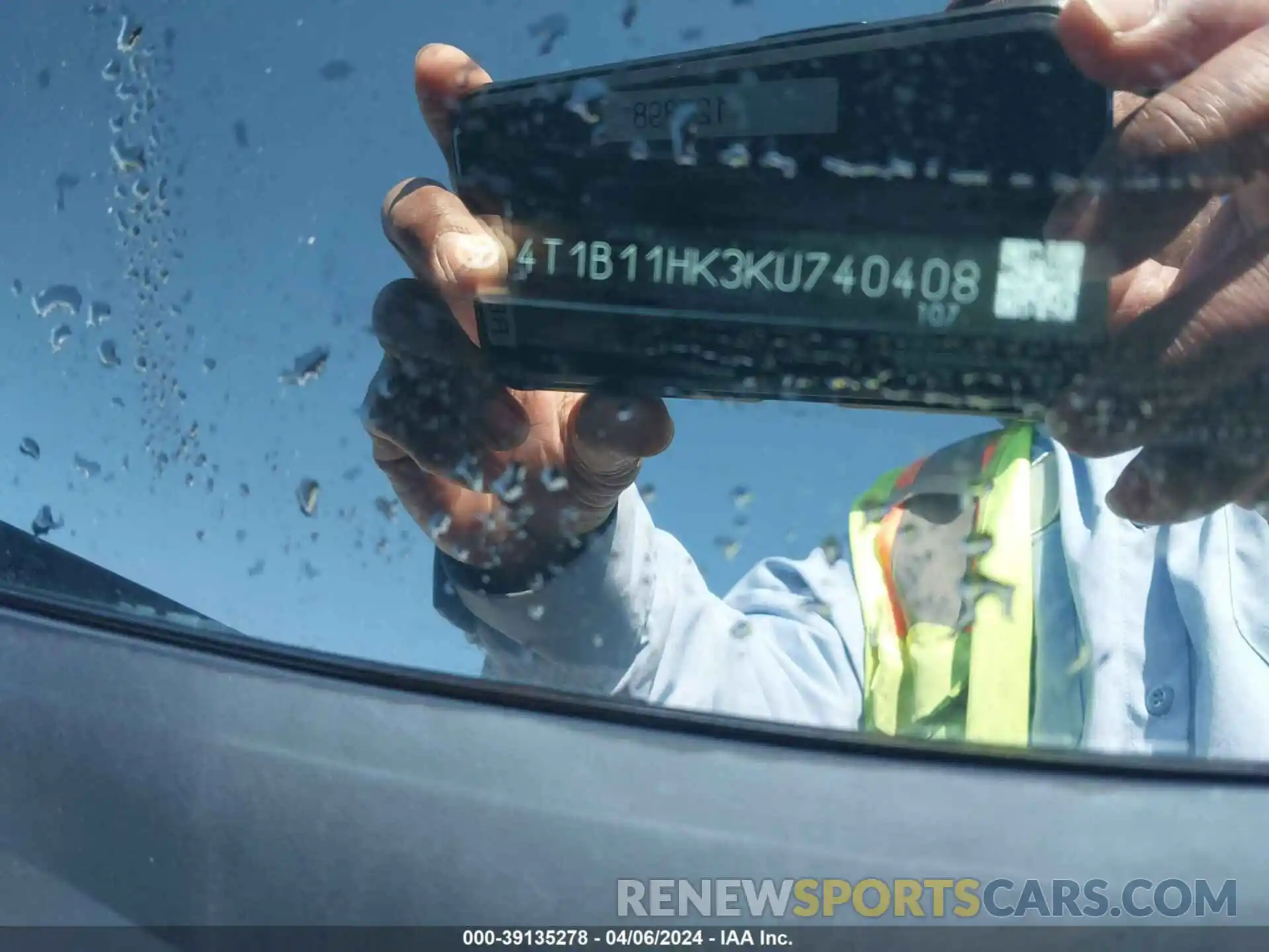 9 Photograph of a damaged car 4T1B11HK3KU740408 TOYOTA CAMRY 2019