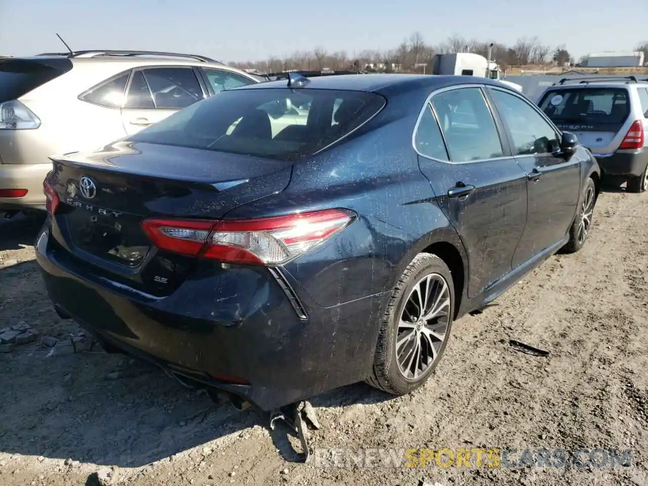 4 Фотография поврежденного автомобиля 4T1B11HK3KU740456 TOYOTA CAMRY 2019