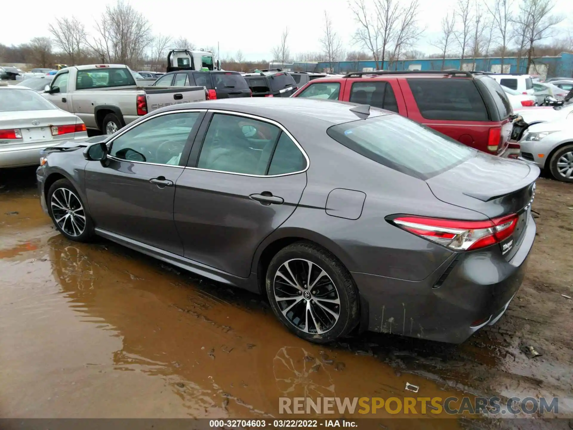 3 Photograph of a damaged car 4T1B11HK3KU741395 TOYOTA CAMRY 2019