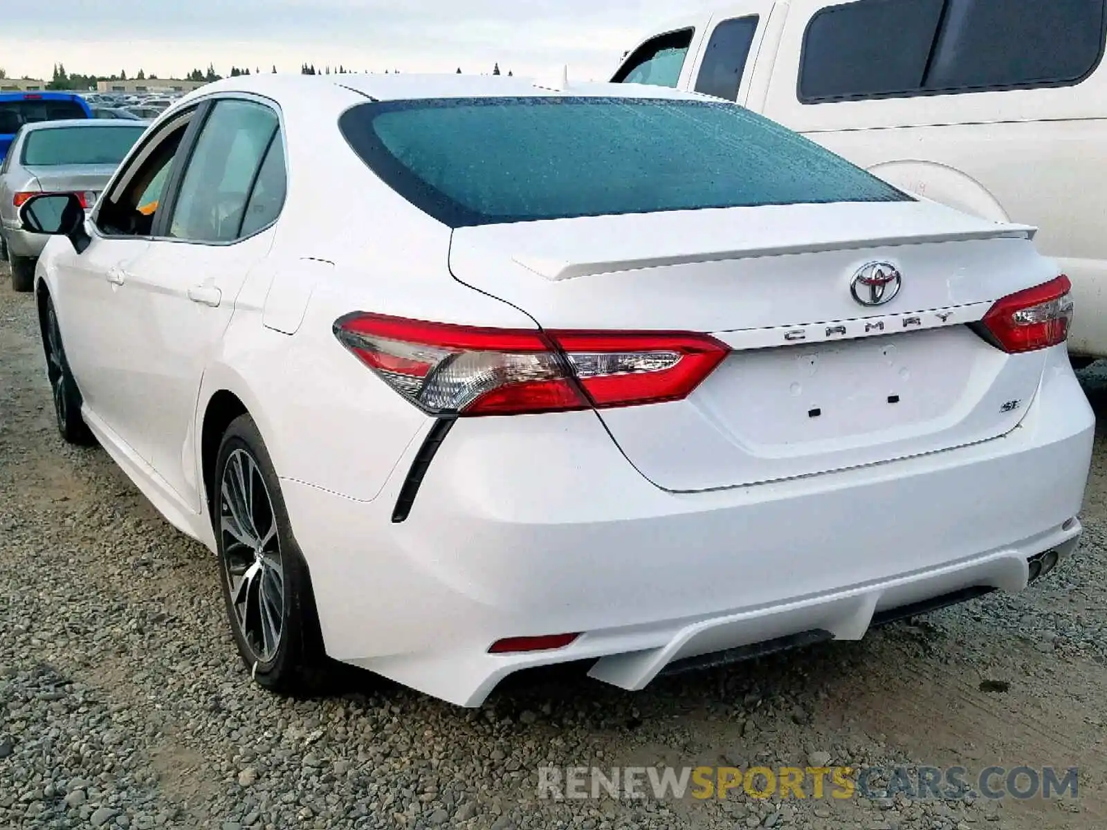 3 Photograph of a damaged car 4T1B11HK3KU742935 TOYOTA CAMRY 2019