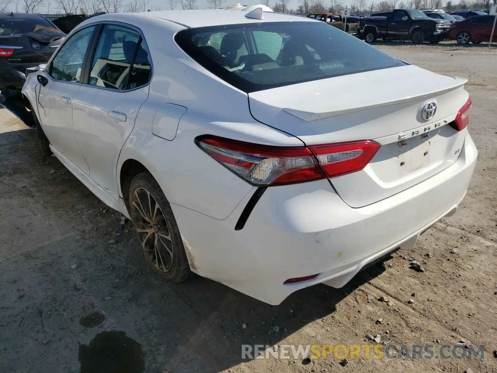 3 Photograph of a damaged car 4T1B11HK3KU744006 TOYOTA CAMRY 2019