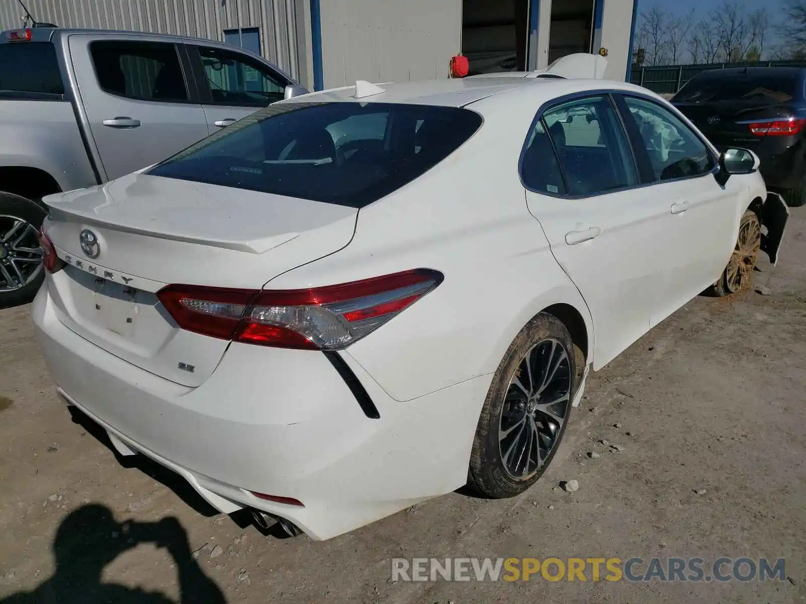 4 Photograph of a damaged car 4T1B11HK3KU744006 TOYOTA CAMRY 2019