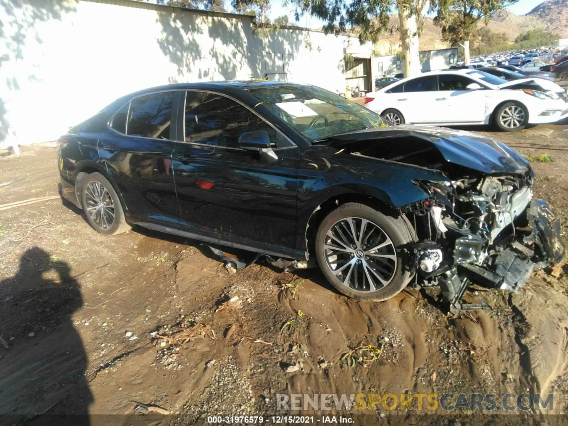 1 Photograph of a damaged car 4T1B11HK3KU744670 TOYOTA CAMRY 2019