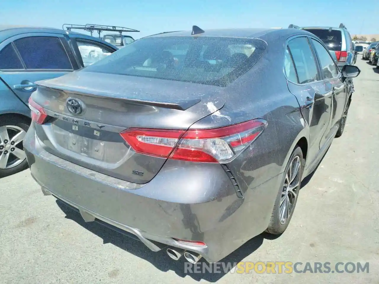 4 Фотография поврежденного автомобиля 4T1B11HK3KU750498 TOYOTA CAMRY 2019