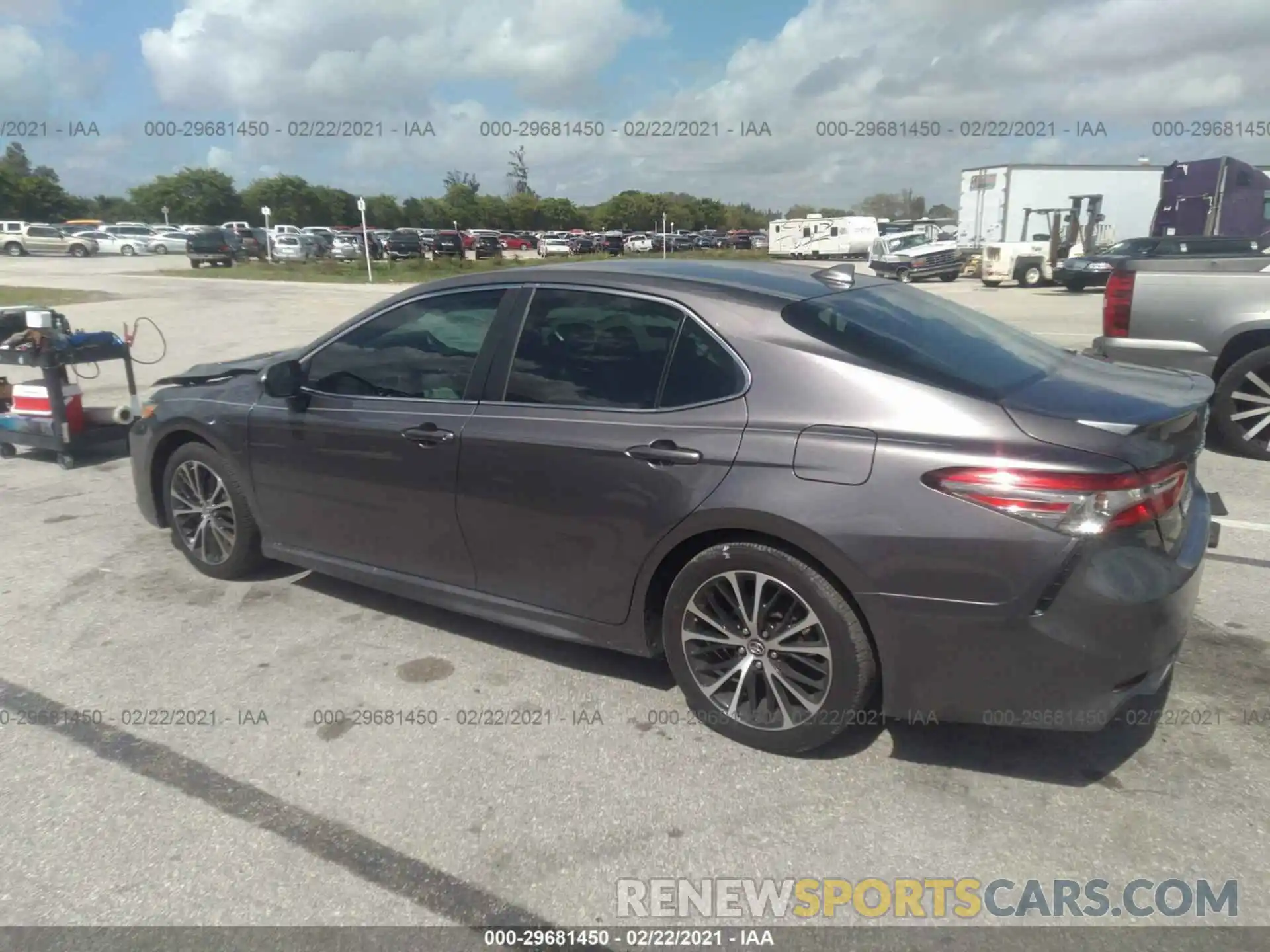 3 Photograph of a damaged car 4T1B11HK3KU752848 TOYOTA CAMRY 2019