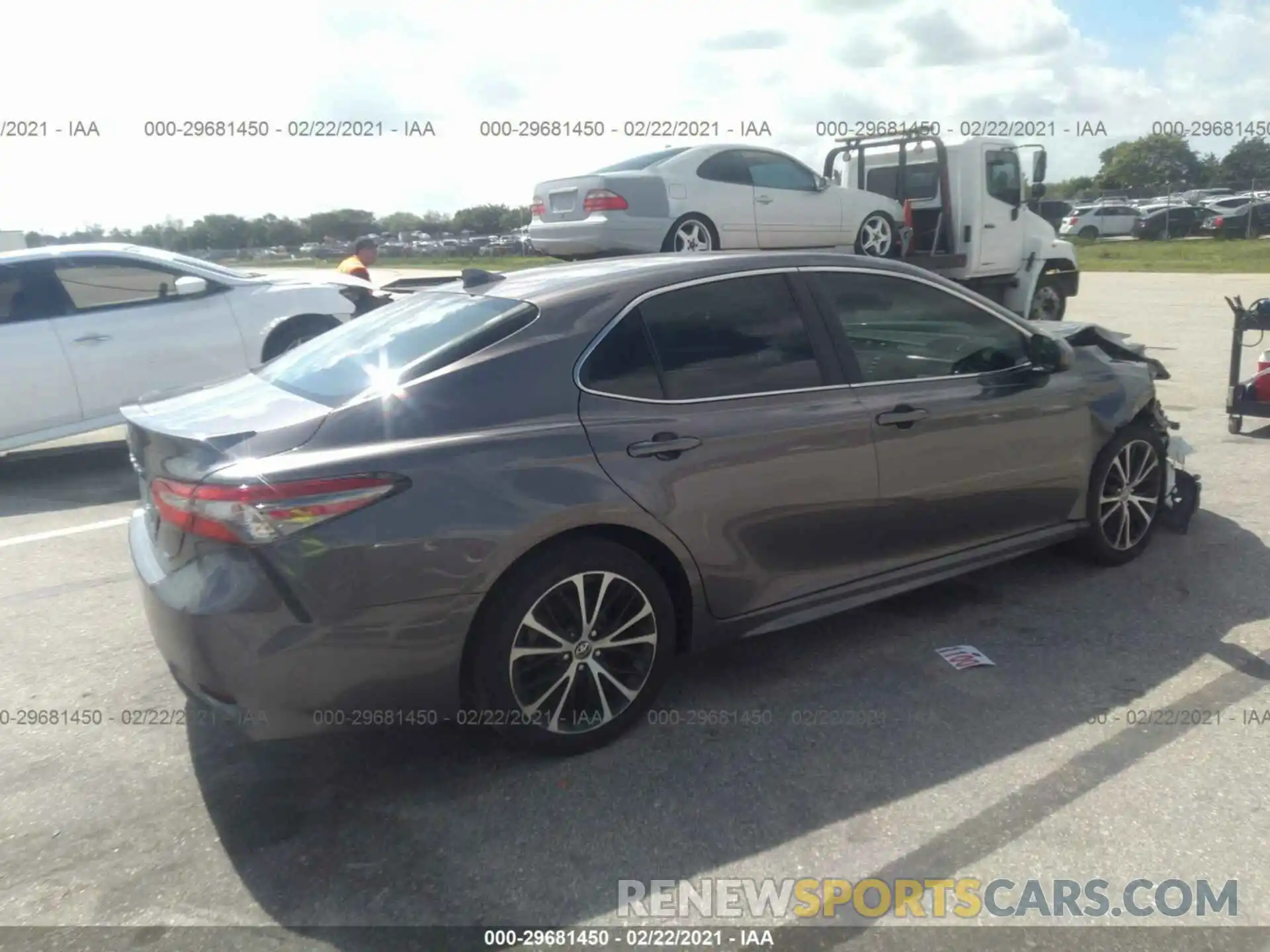 4 Photograph of a damaged car 4T1B11HK3KU752848 TOYOTA CAMRY 2019