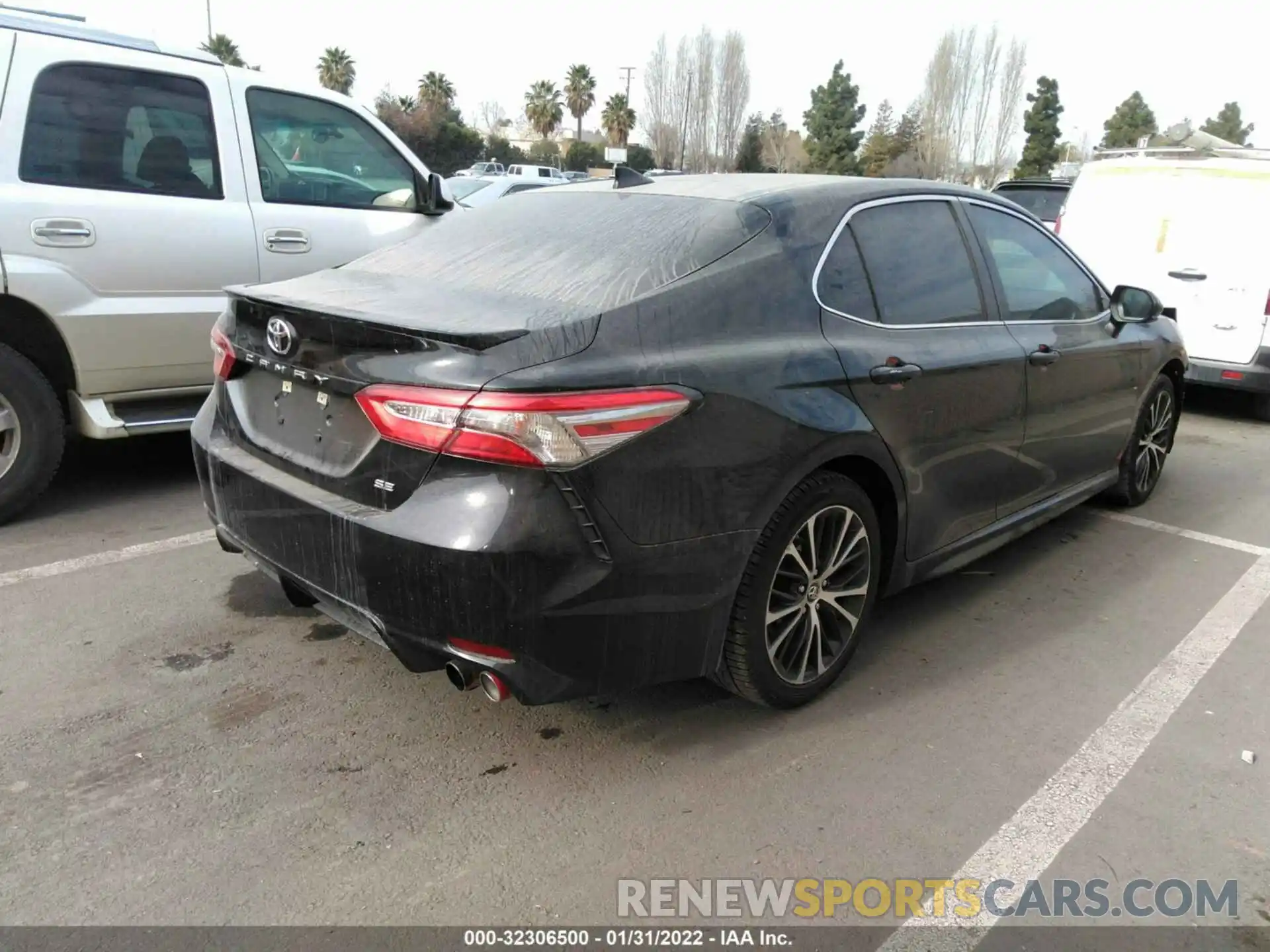 4 Фотография поврежденного автомобиля 4T1B11HK3KU759461 TOYOTA CAMRY 2019