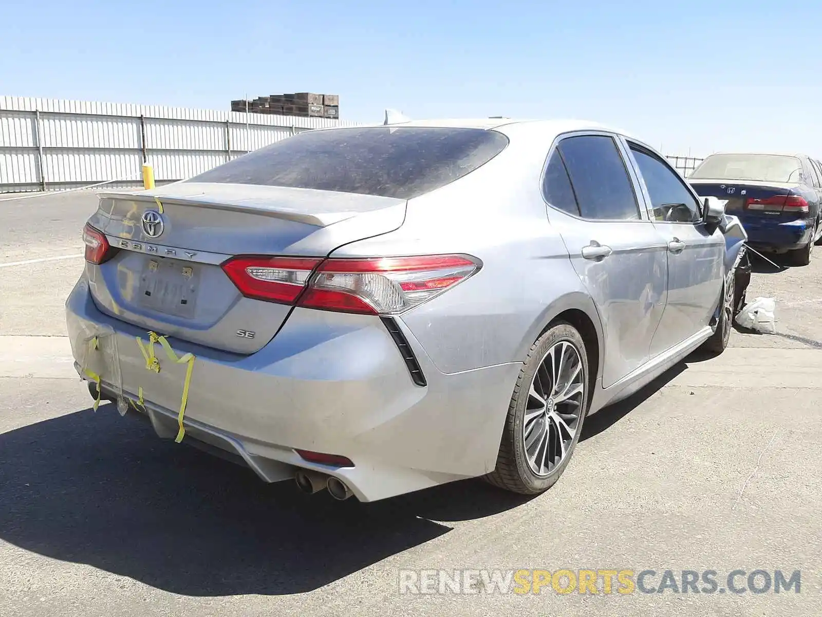 4 Photograph of a damaged car 4T1B11HK3KU760738 TOYOTA CAMRY 2019