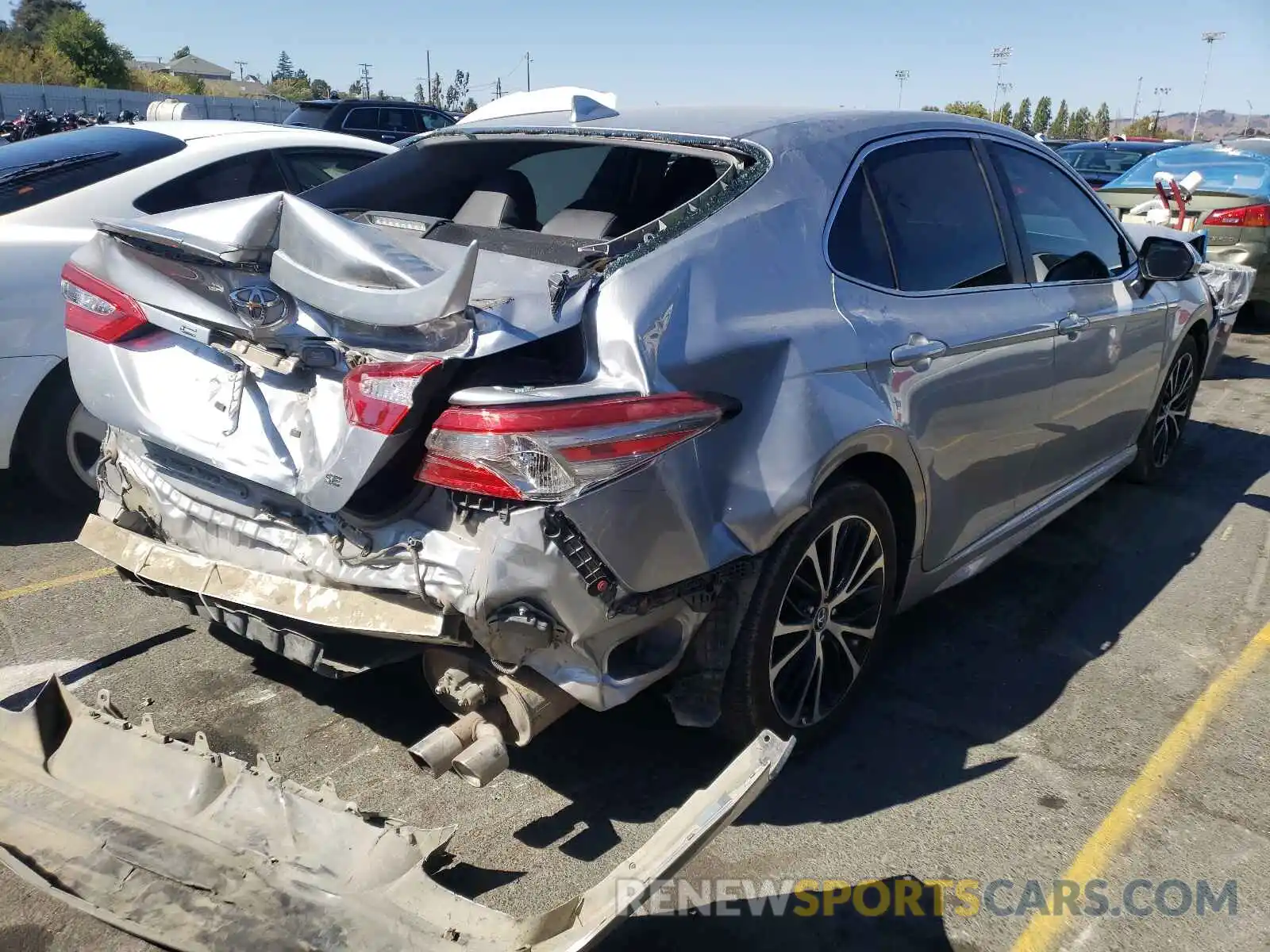 4 Photograph of a damaged car 4T1B11HK3KU761386 TOYOTA CAMRY 2019