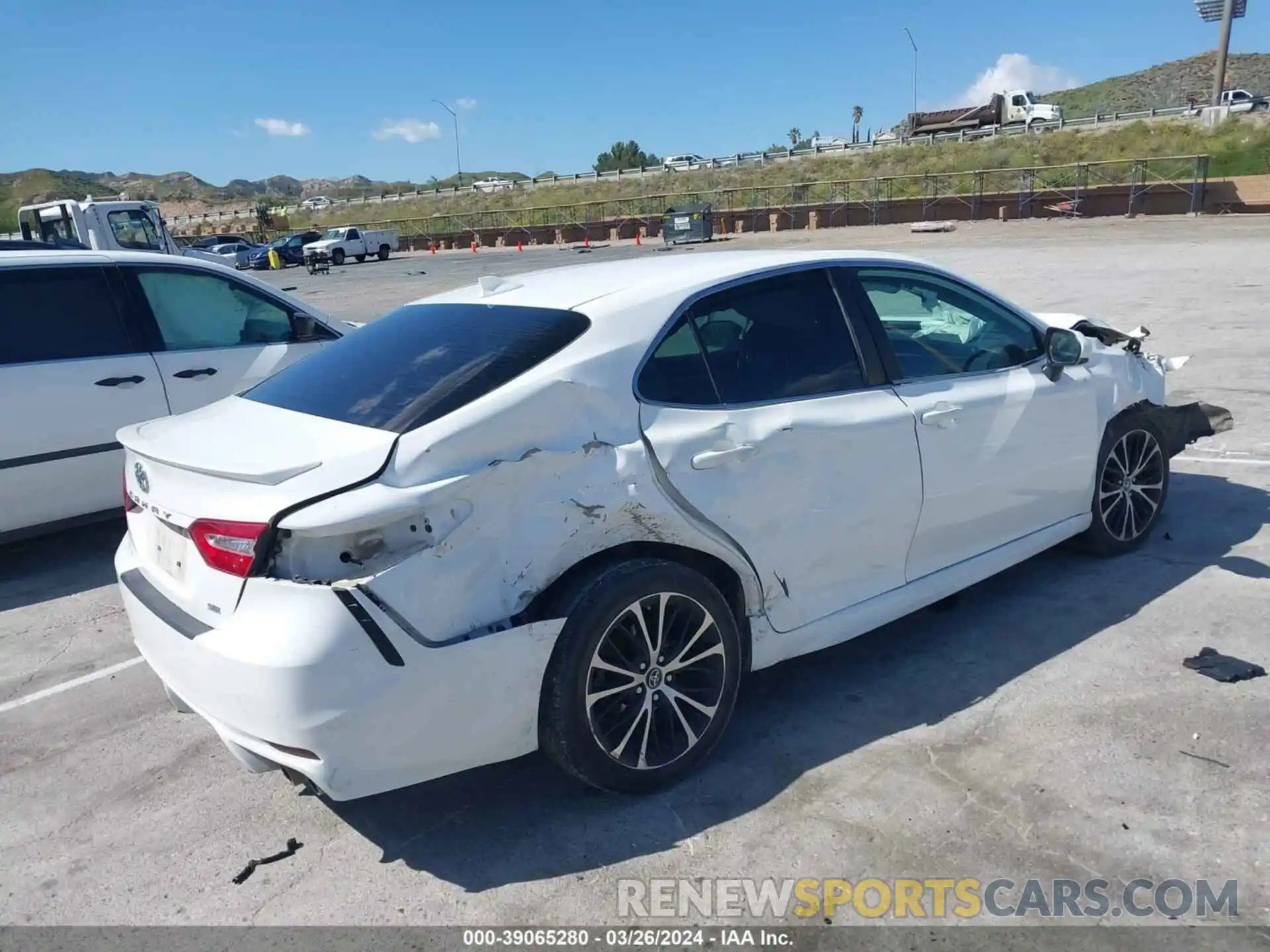 4 Photograph of a damaged car 4T1B11HK3KU761789 TOYOTA CAMRY 2019