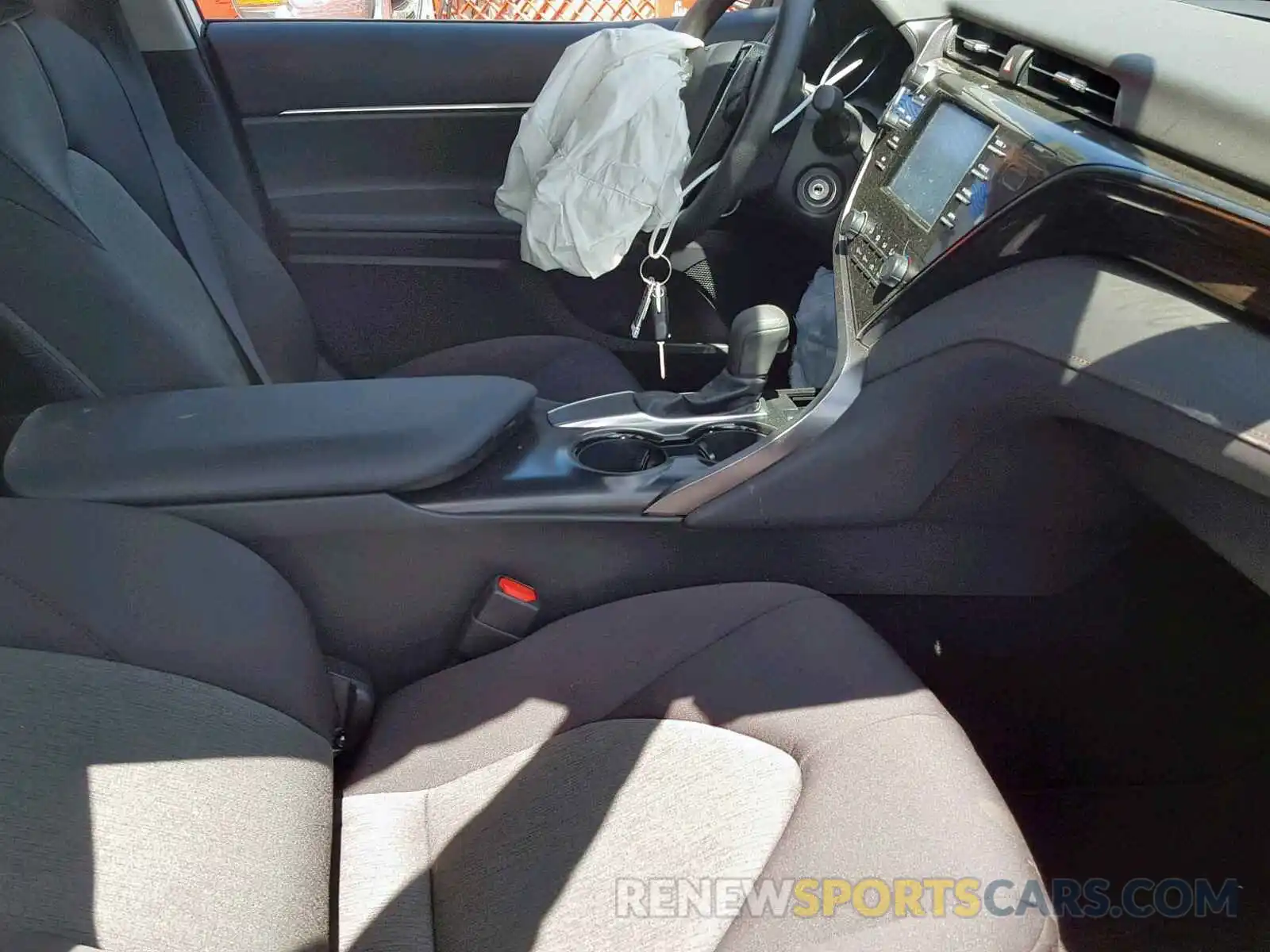 5 Photograph of a damaged car 4T1B11HK3KU772369 TOYOTA CAMRY 2019