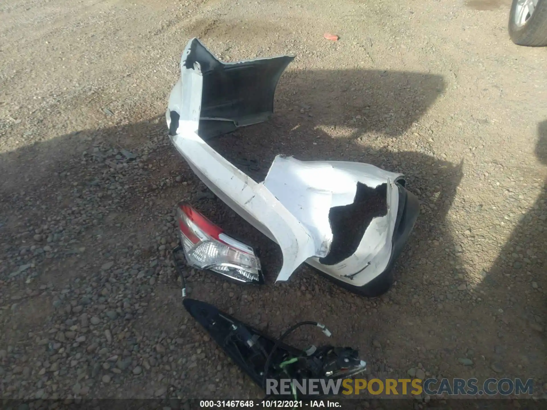 12 Photograph of a damaged car 4T1B11HK3KU772758 TOYOTA CAMRY 2019