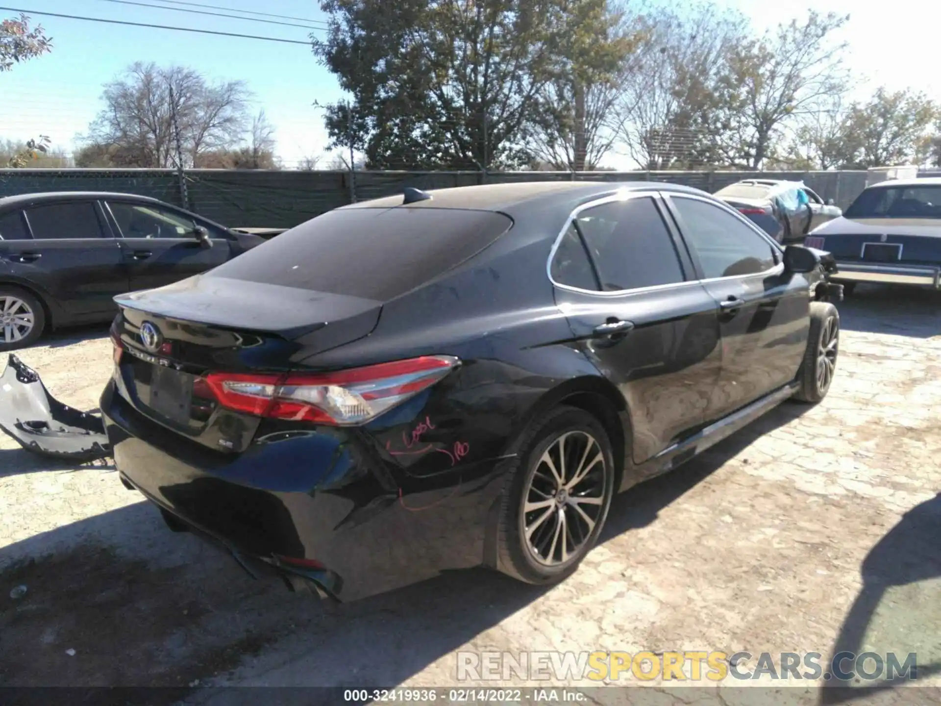 4 Photograph of a damaged car 4T1B11HK3KU780715 TOYOTA CAMRY 2019