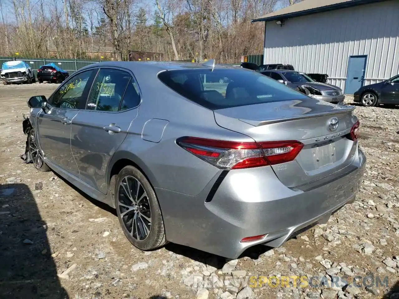 3 Фотография поврежденного автомобиля 4T1B11HK3KU780939 TOYOTA CAMRY 2019