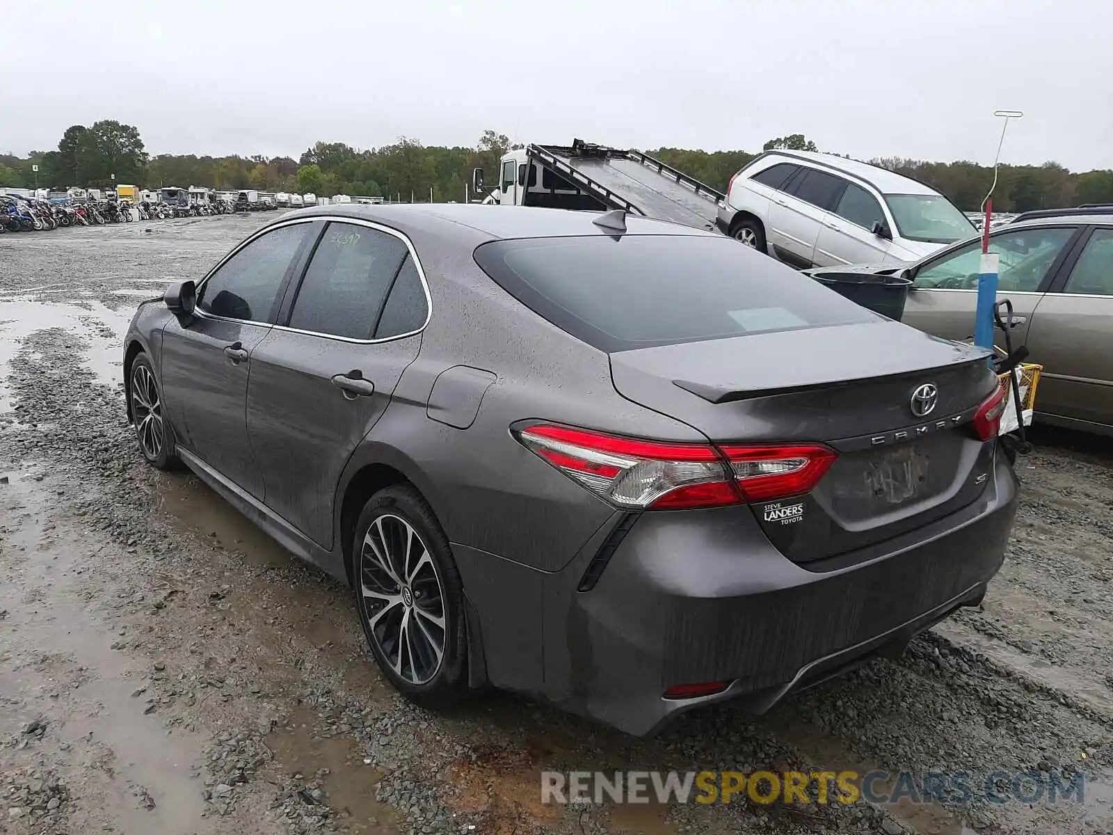 3 Photograph of a damaged car 4T1B11HK3KU781962 TOYOTA CAMRY 2019