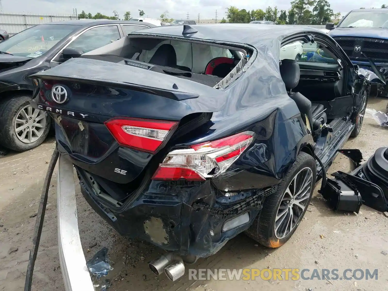 4 Photograph of a damaged car 4T1B11HK3KU787616 TOYOTA CAMRY 2019