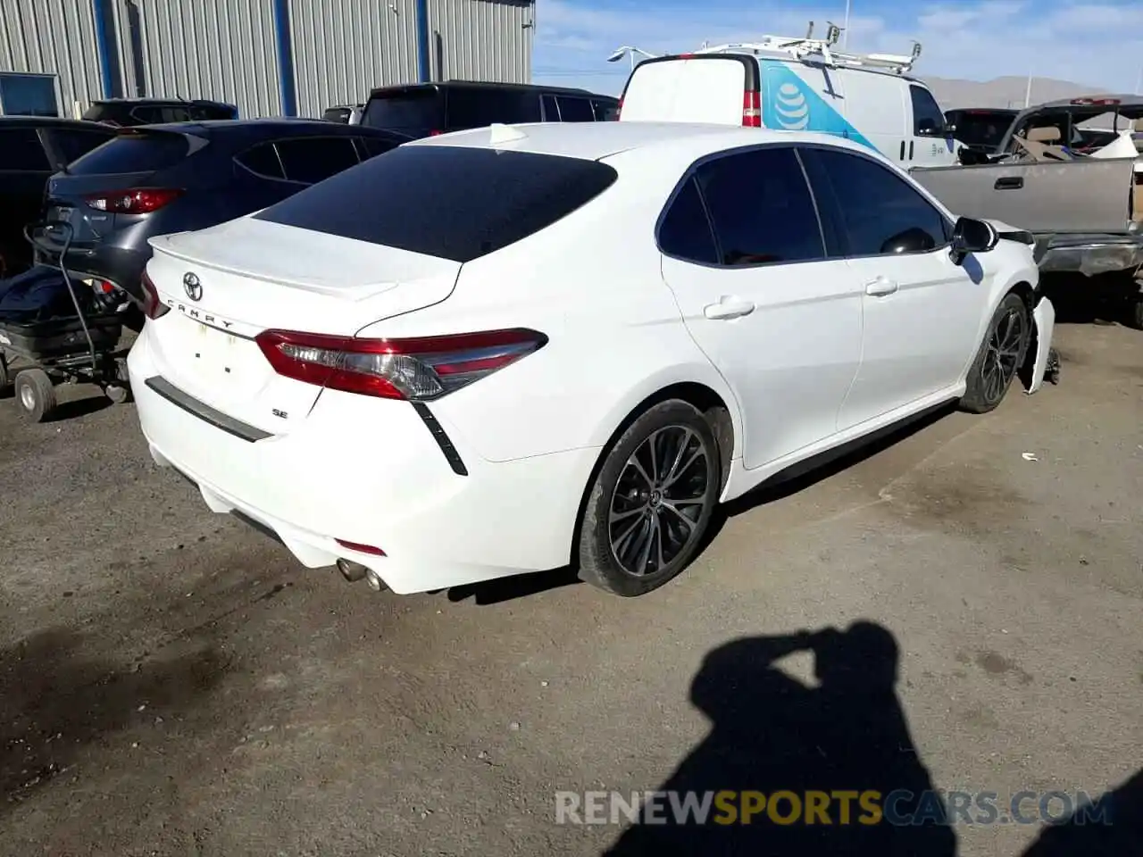 4 Фотография поврежденного автомобиля 4T1B11HK3KU789995 TOYOTA CAMRY 2019