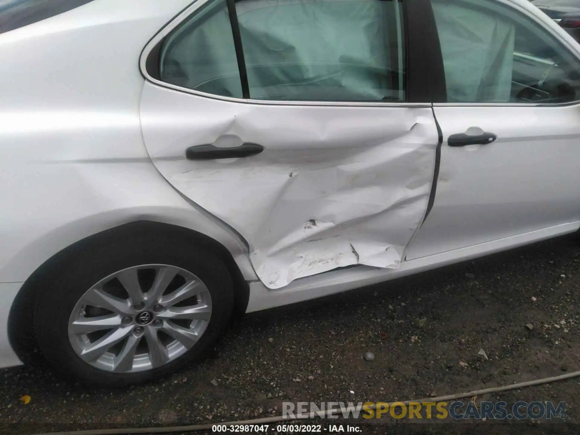 6 Photograph of a damaged car 4T1B11HK3KU791679 TOYOTA CAMRY 2019