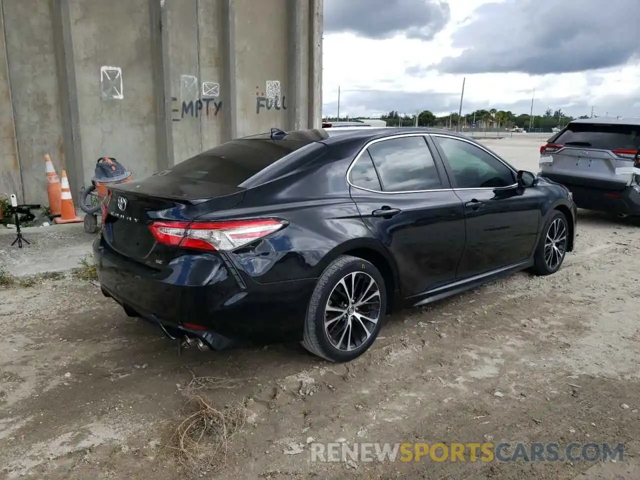 4 Фотография поврежденного автомобиля 4T1B11HK3KU794131 TOYOTA CAMRY 2019