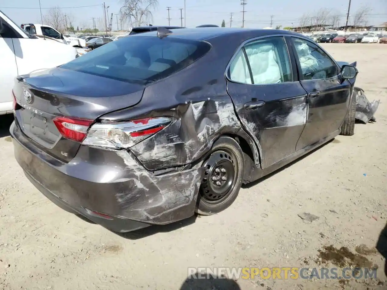 4 Фотография поврежденного автомобиля 4T1B11HK3KU801207 TOYOTA CAMRY 2019