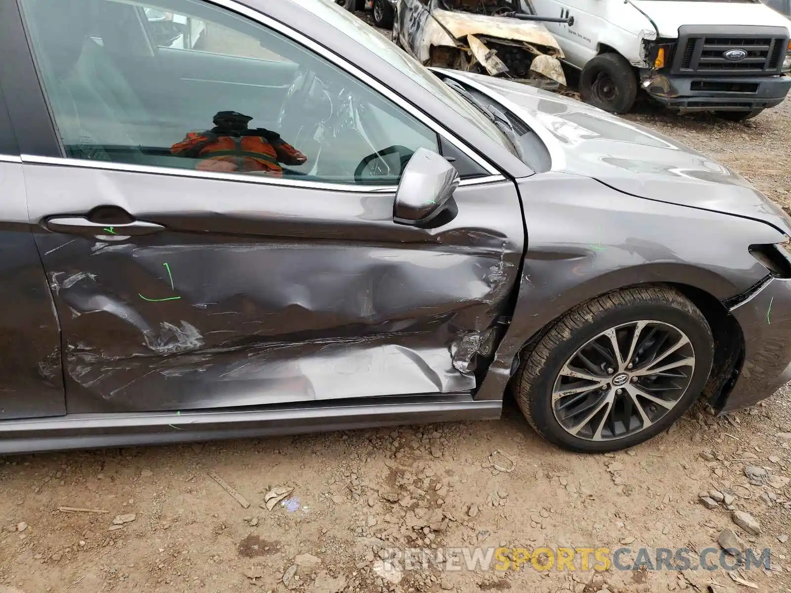 9 Photograph of a damaged car 4T1B11HK3KU801272 TOYOTA CAMRY 2019