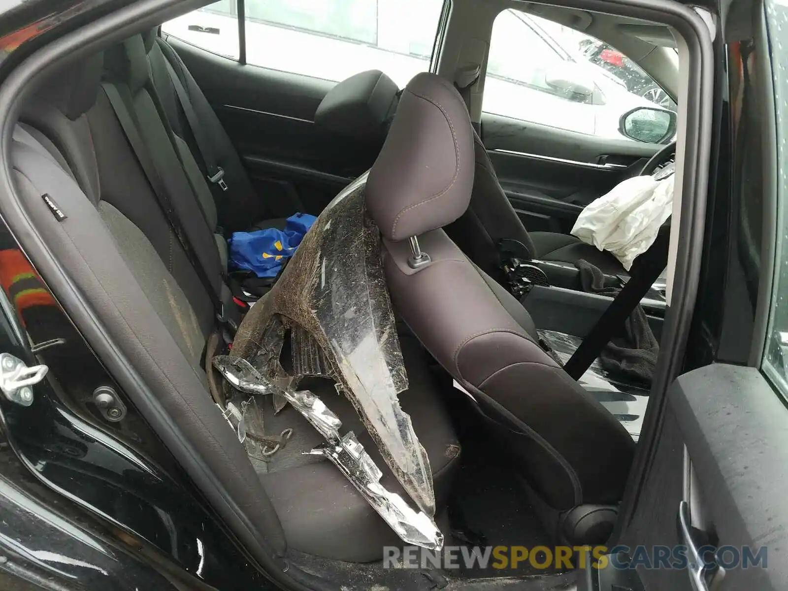 6 Photograph of a damaged car 4T1B11HK3KU801417 TOYOTA CAMRY 2019