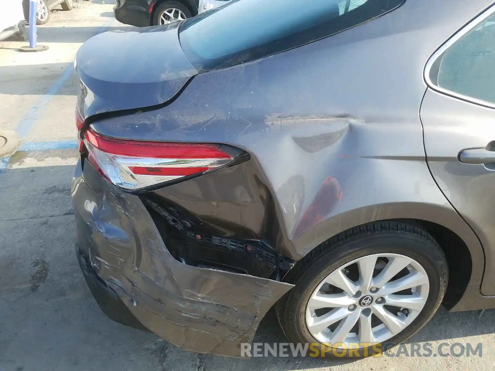 9 Photograph of a damaged car 4T1B11HK3KU807668 TOYOTA CAMRY 2019