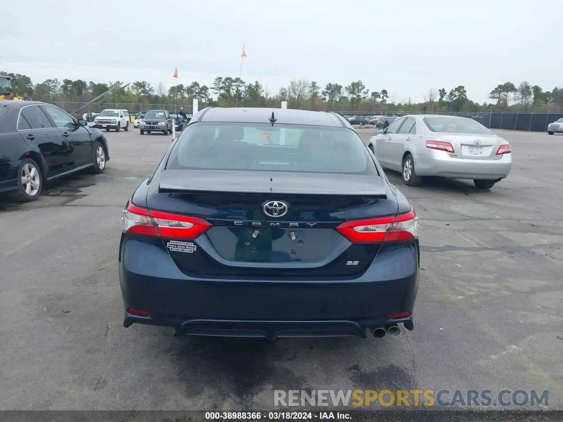 17 Photograph of a damaged car 4T1B11HK3KU810442 TOYOTA CAMRY 2019