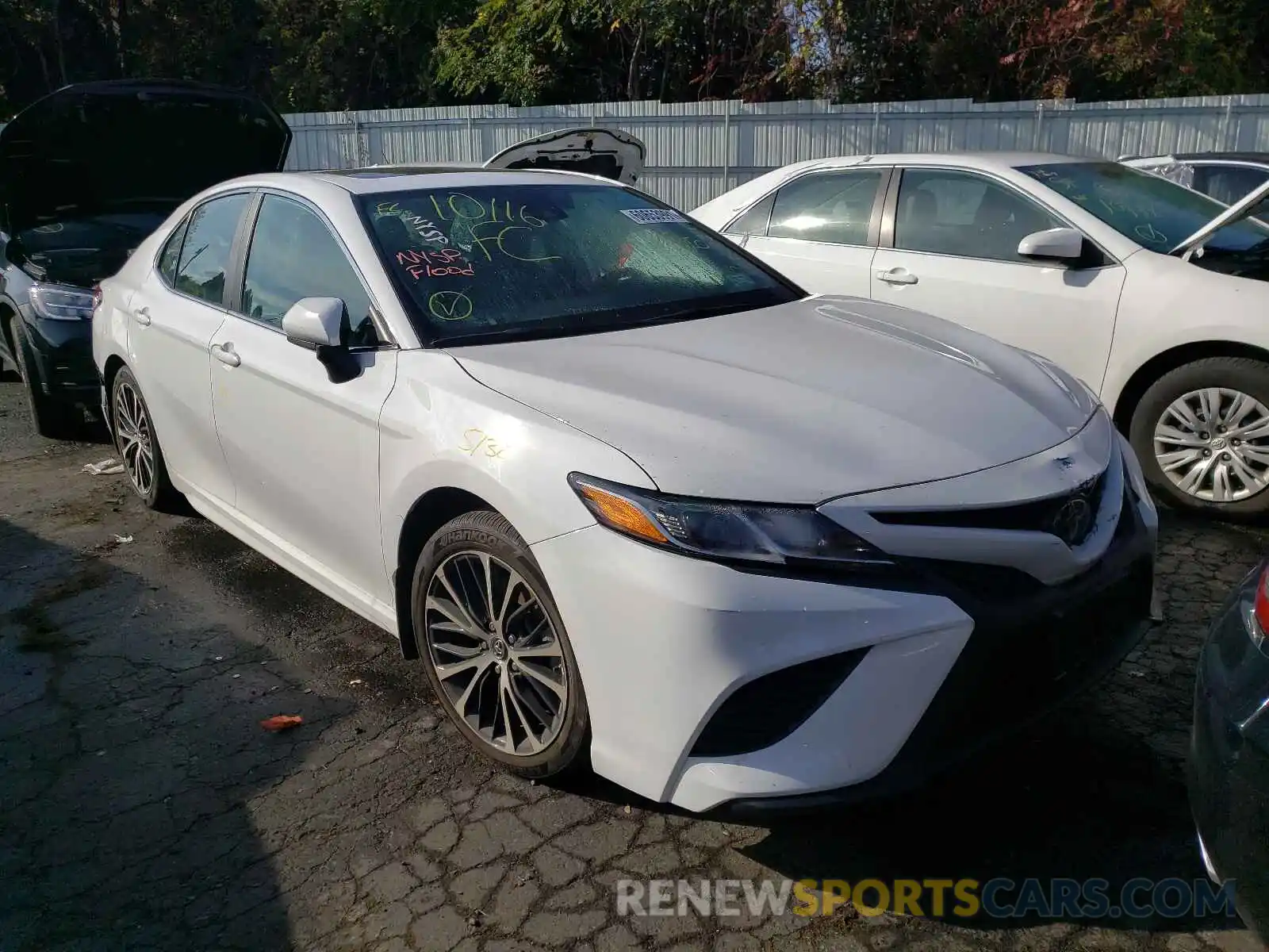 1 Photograph of a damaged car 4T1B11HK3KU816113 TOYOTA CAMRY 2019