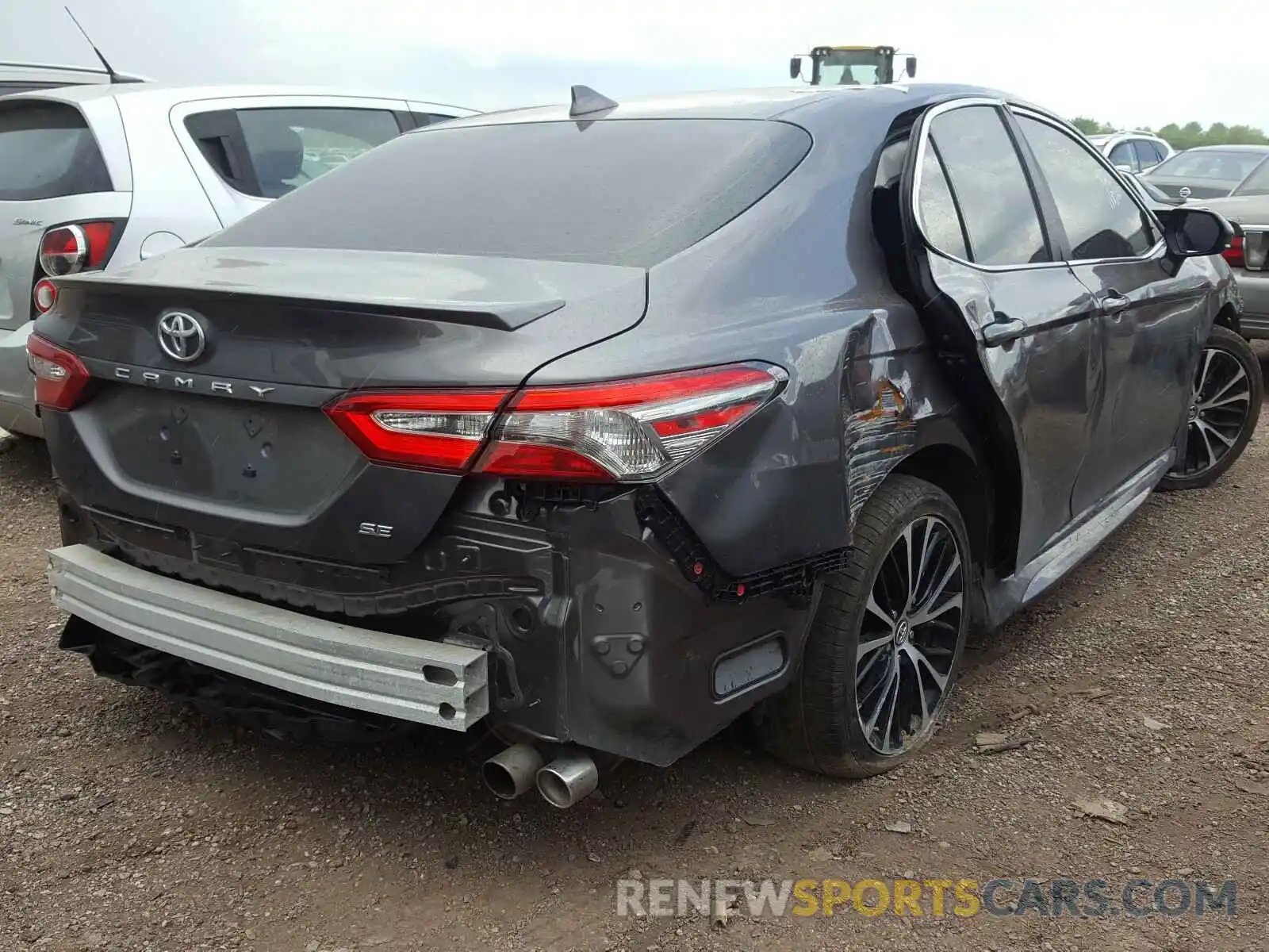 4 Photograph of a damaged car 4T1B11HK3KU817018 TOYOTA CAMRY 2019