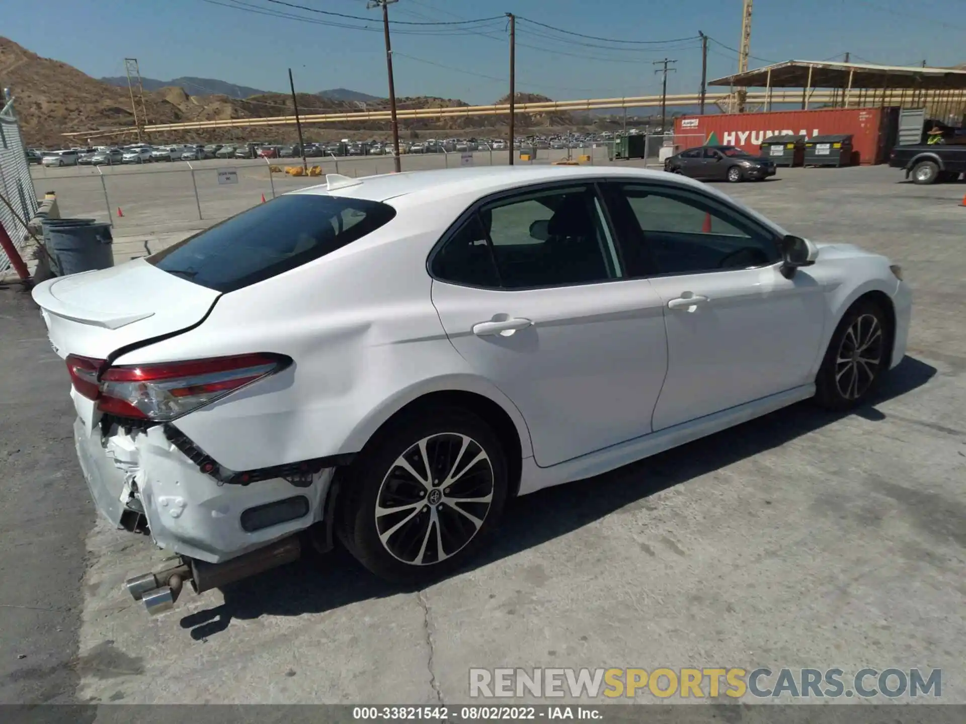 4 Photograph of a damaged car 4T1B11HK3KU819528 TOYOTA CAMRY 2019