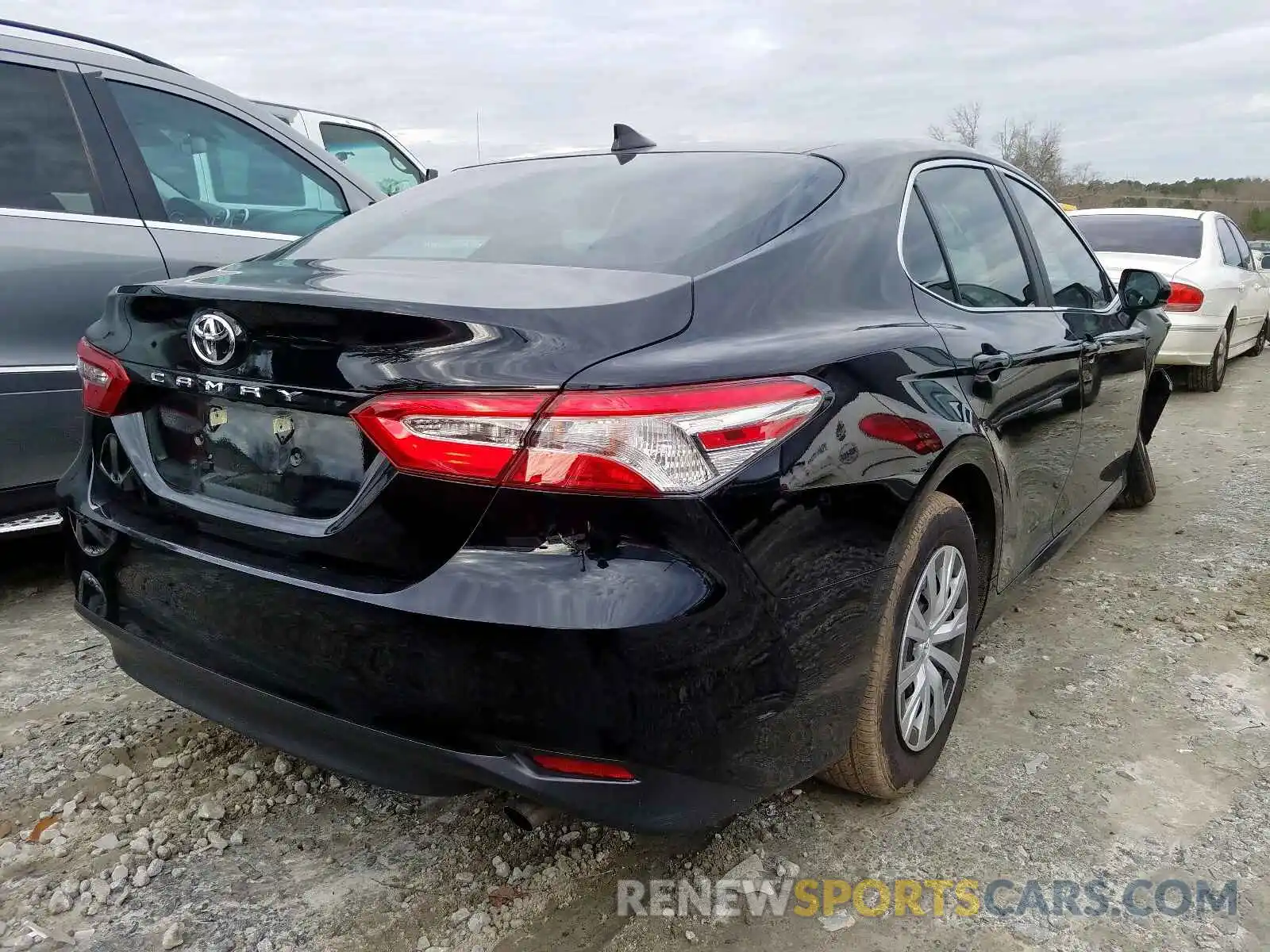 4 Photograph of a damaged car 4T1B11HK3KU820324 TOYOTA CAMRY 2019