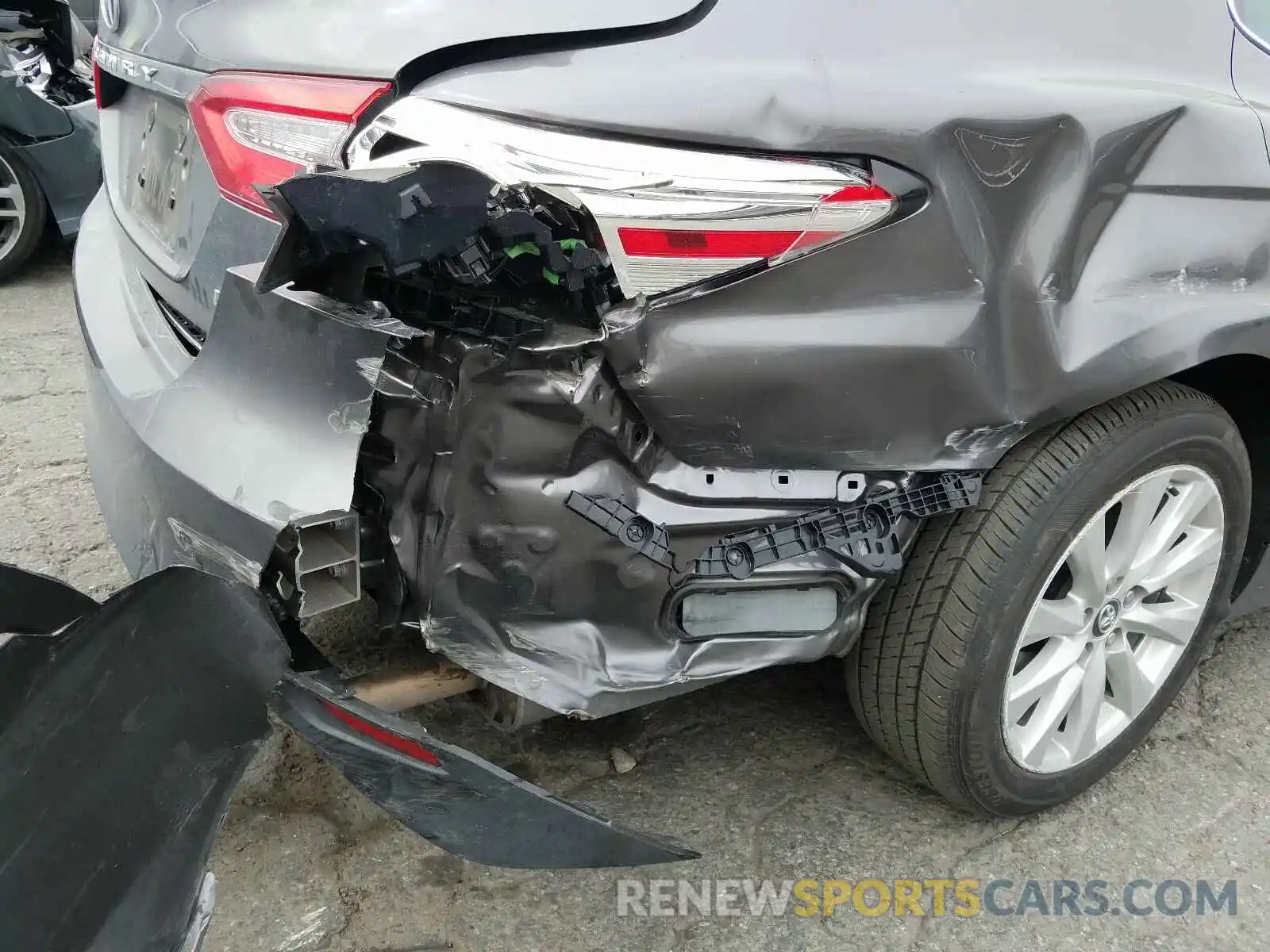 9 Photograph of a damaged car 4T1B11HK3KU820338 TOYOTA CAMRY 2019