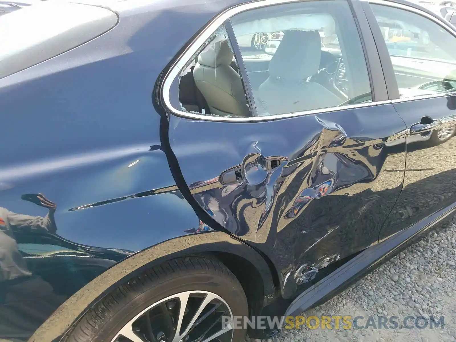 9 Photograph of a damaged car 4T1B11HK3KU824194 TOYOTA CAMRY 2019