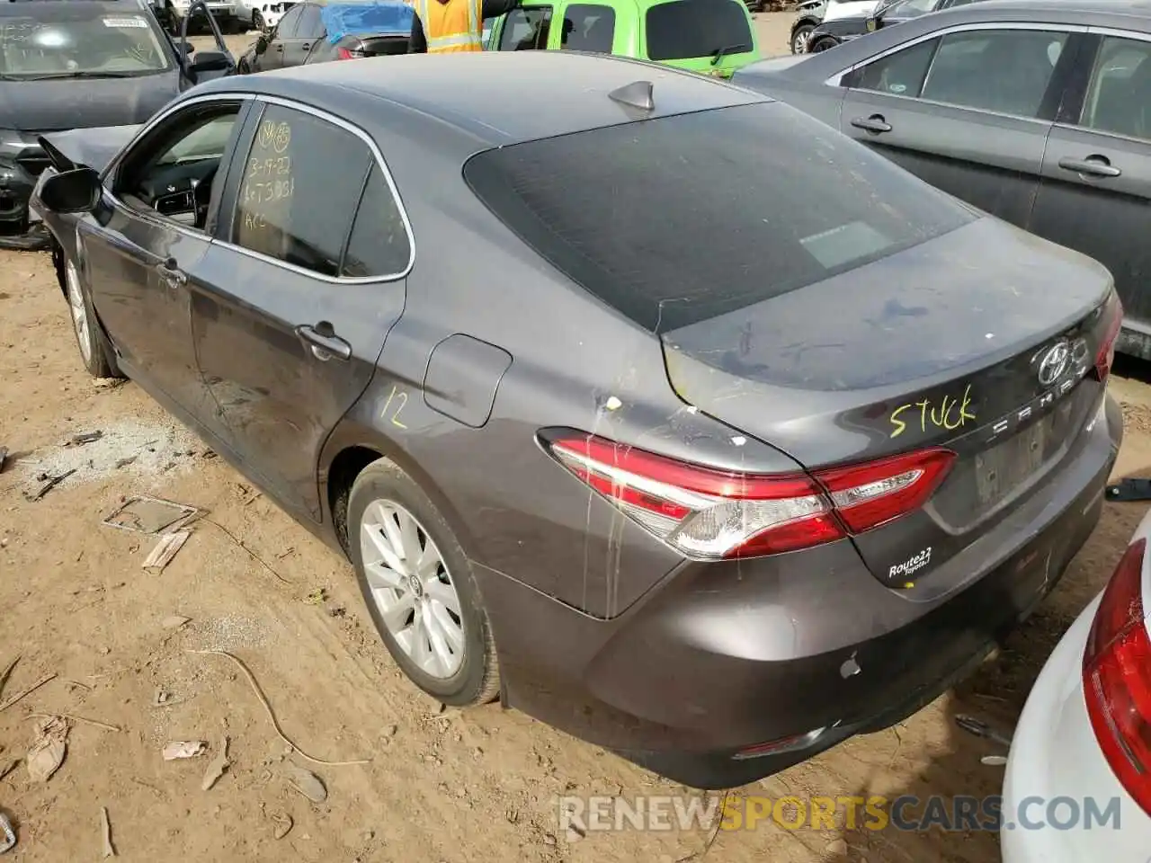 3 Фотография поврежденного автомобиля 4T1B11HK3KU825250 TOYOTA CAMRY 2019