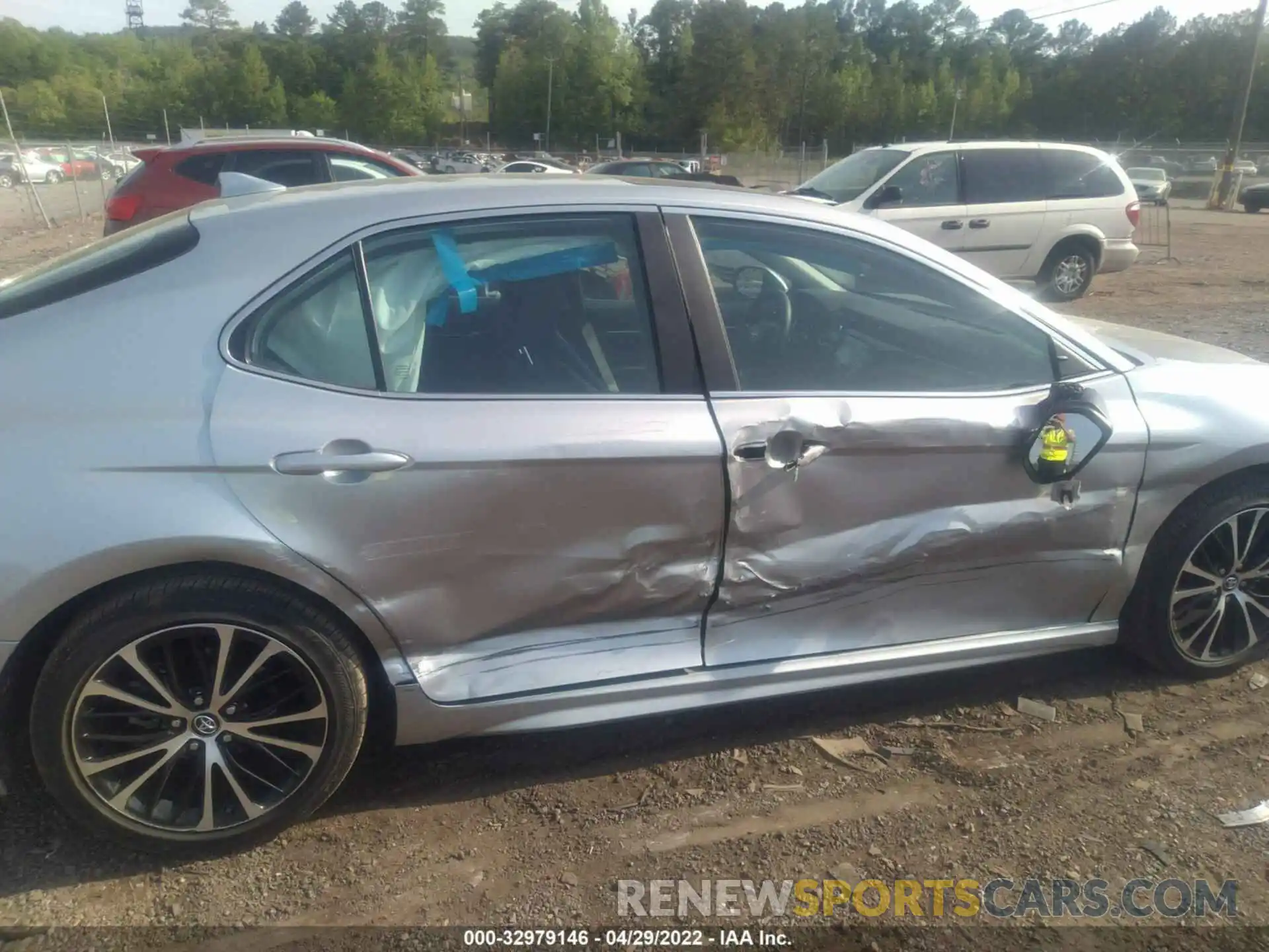 6 Photograph of a damaged car 4T1B11HK3KU825541 TOYOTA CAMRY 2019