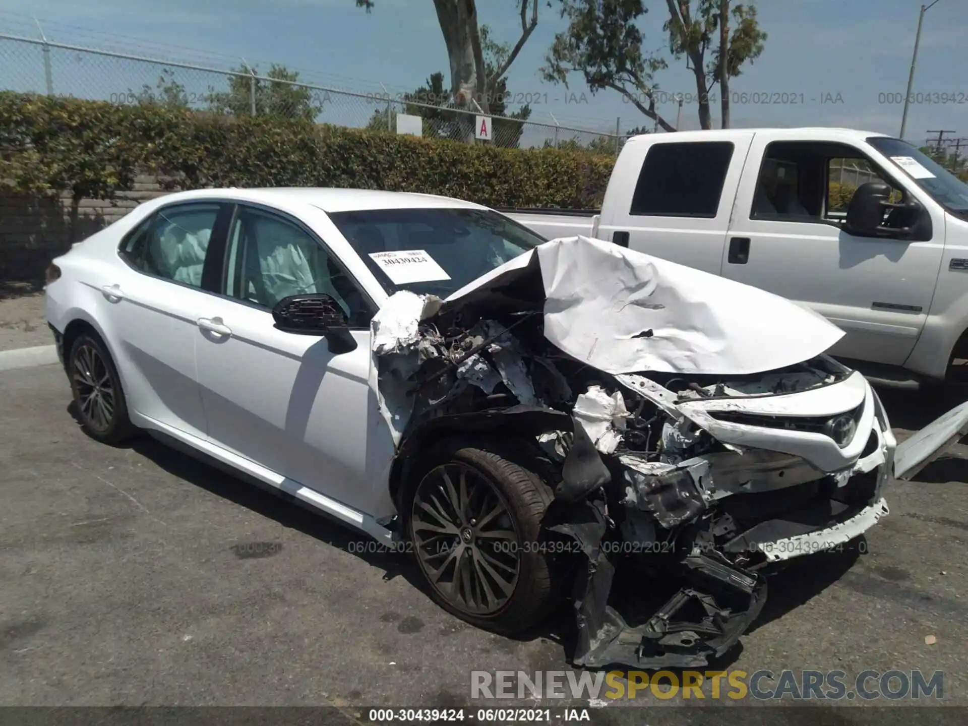 1 Photograph of a damaged car 4T1B11HK3KU828942 TOYOTA CAMRY 2019