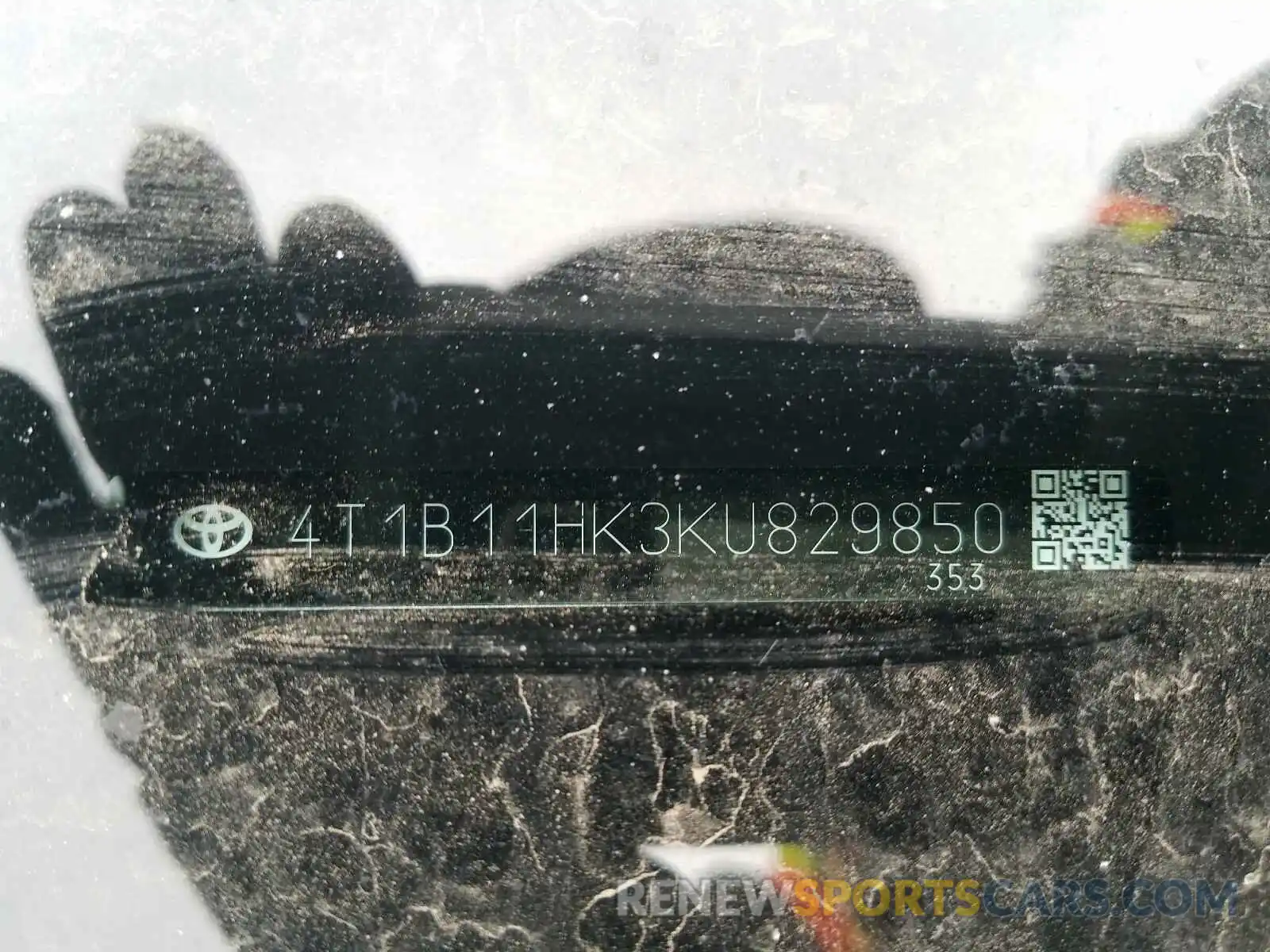 10 Photograph of a damaged car 4T1B11HK3KU829850 TOYOTA CAMRY 2019