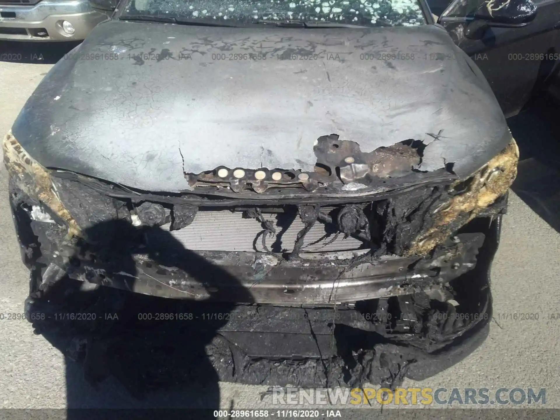 10 Photograph of a damaged car 4T1B11HK3KU831470 TOYOTA CAMRY 2019