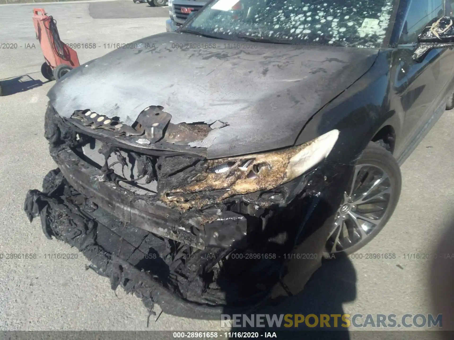 6 Photograph of a damaged car 4T1B11HK3KU831470 TOYOTA CAMRY 2019