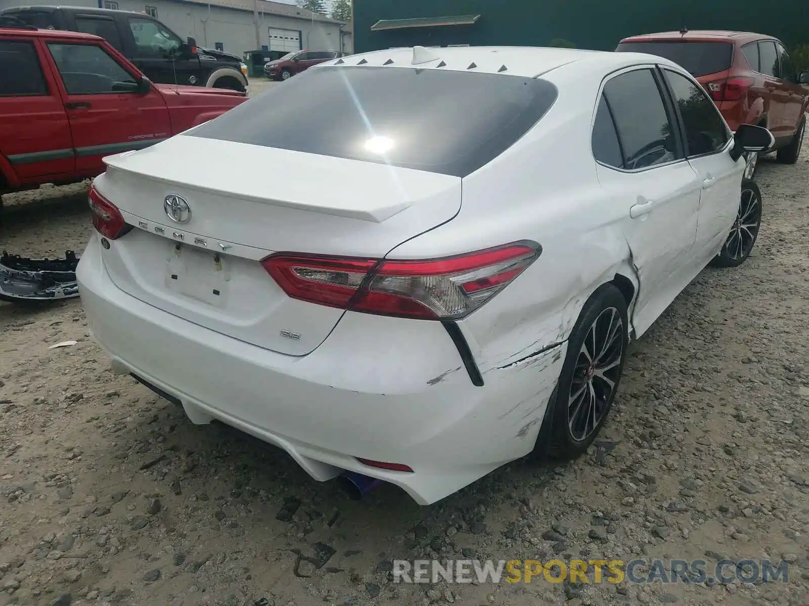 4 Photograph of a damaged car 4T1B11HK3KU832618 TOYOTA CAMRY 2019