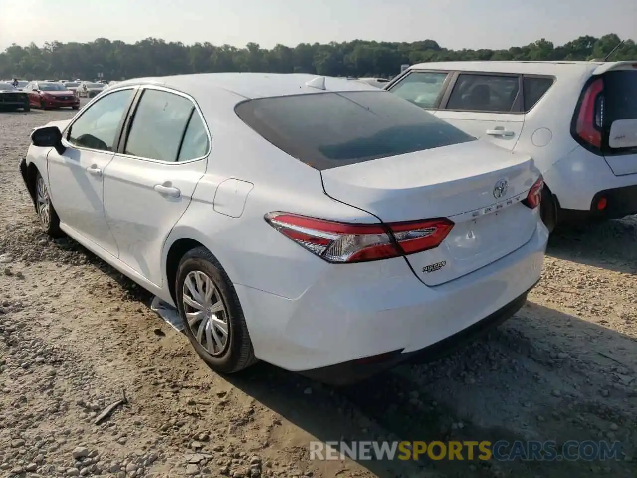 3 Photograph of a damaged car 4T1B11HK3KU833140 TOYOTA CAMRY 2019