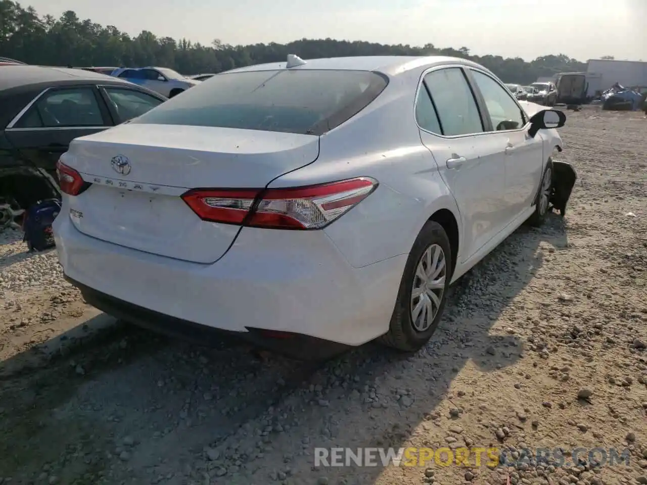 4 Photograph of a damaged car 4T1B11HK3KU833140 TOYOTA CAMRY 2019