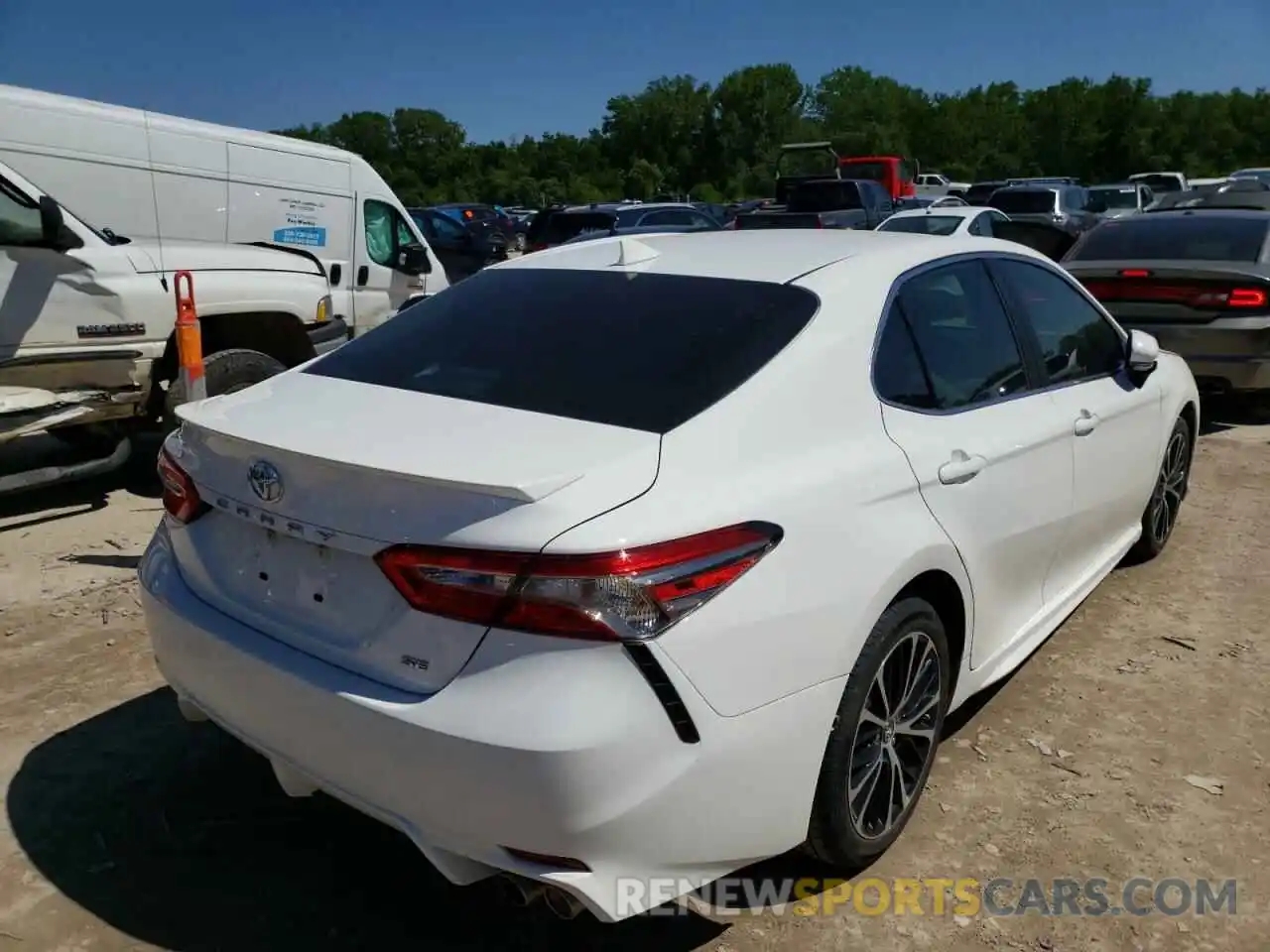 4 Photograph of a damaged car 4T1B11HK3KU839293 TOYOTA CAMRY 2019