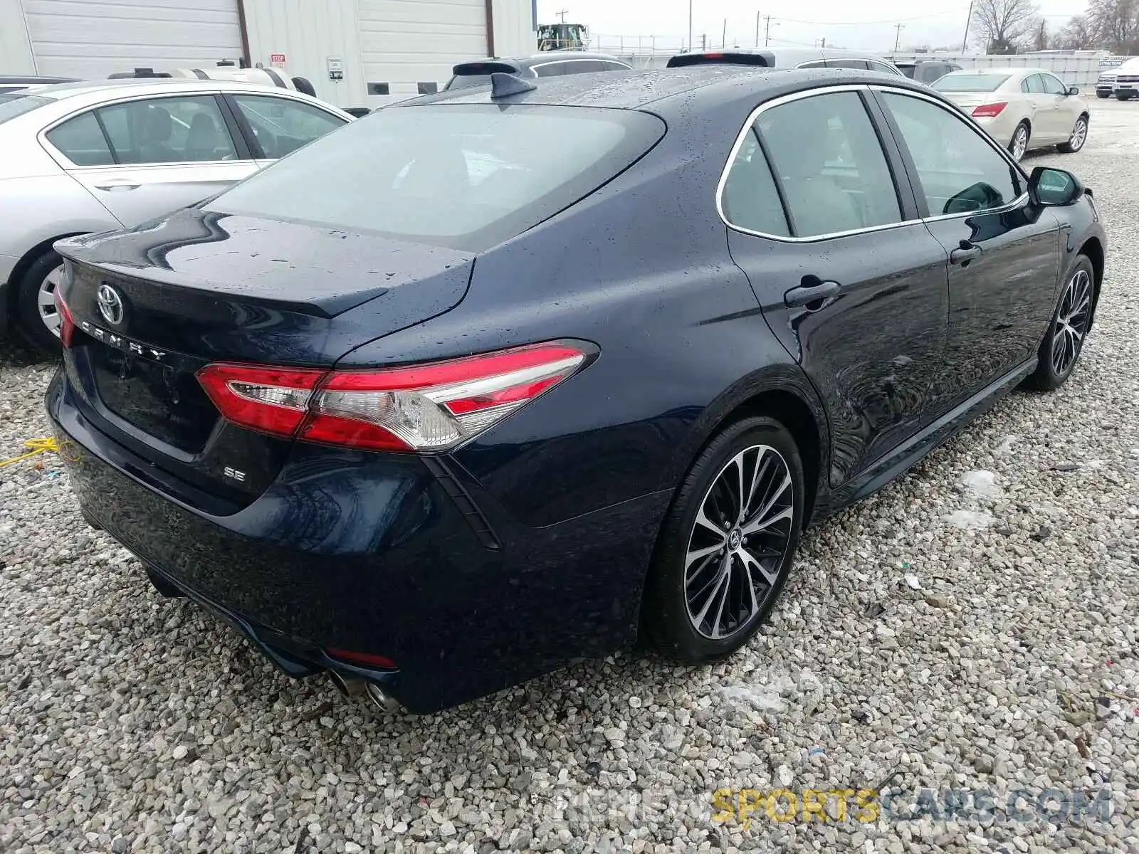 4 Фотография поврежденного автомобиля 4T1B11HK3KU840007 TOYOTA CAMRY 2019