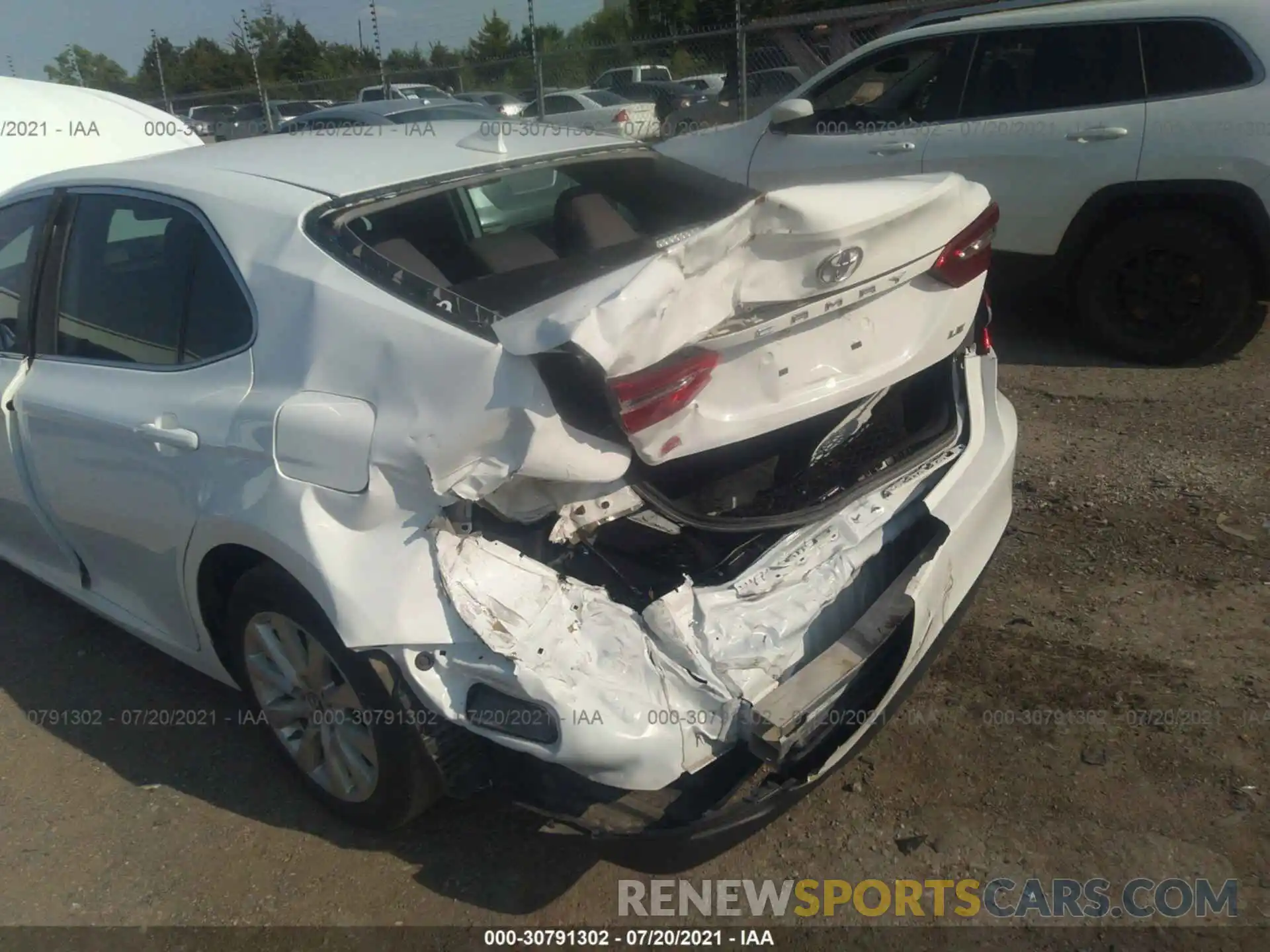 6 Photograph of a damaged car 4T1B11HK3KU841626 TOYOTA CAMRY 2019