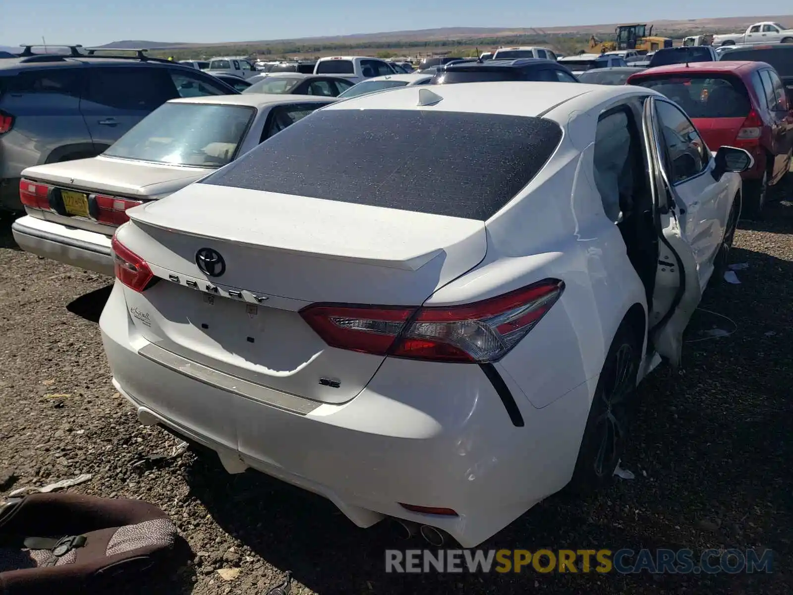 4 Photograph of a damaged car 4T1B11HK3KU841996 TOYOTA CAMRY 2019