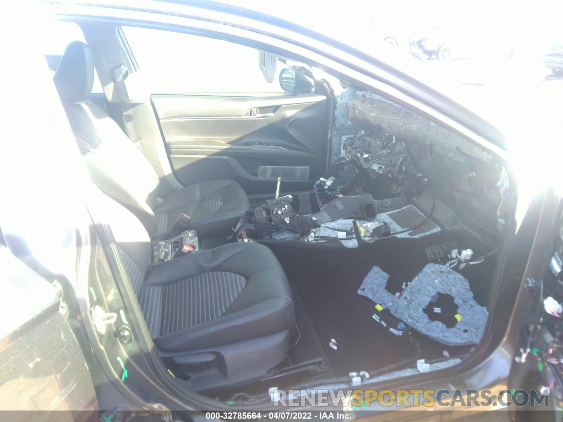 5 Photograph of a damaged car 4T1B11HK3KU846857 TOYOTA CAMRY 2019