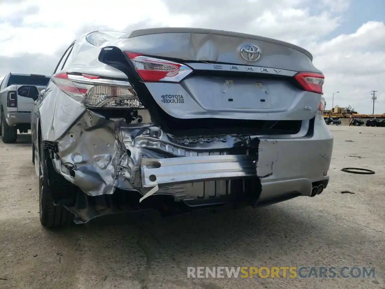 9 Photograph of a damaged car 4T1B11HK3KU847944 TOYOTA CAMRY 2019